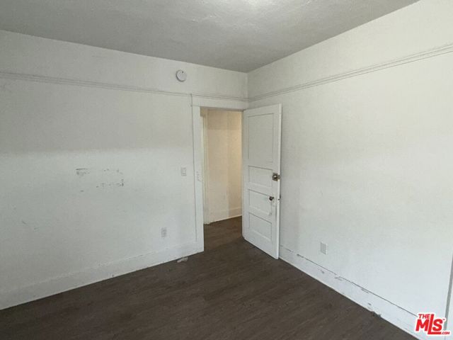 1145 E 10th Street, Long Beach CA: https://media.crmls.org/mediaz/acbc84ff-0c49-41df-abdb-7f5ceed8f9f3.jpg