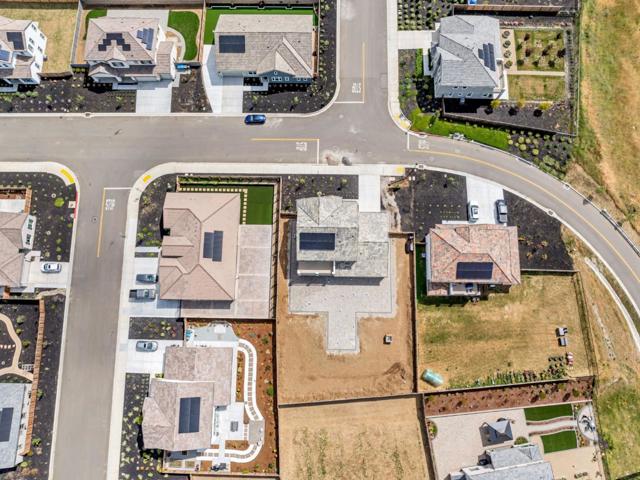 172 Vienna Way, Hollister CA: https://media.crmls.org/mediaz/acbcd35d-9af9-40b7-9b1c-772bffff61c9.jpg