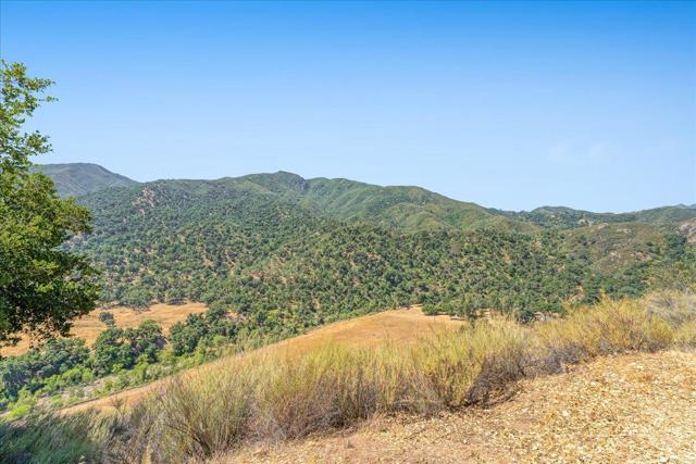 47292 Arroyo Seco Road, Greenfield CA: https://media.crmls.org/mediaz/acbcfa5d-8347-4505-9bf3-c2211da50291.jpg