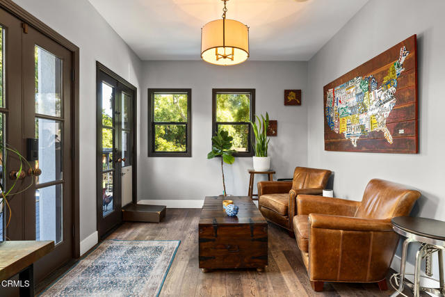 1052 New York Drive, Altadena CA: https://media.crmls.org/mediaz/acbd5951-0e2f-4667-8f27-12dbb0efa378.jpg