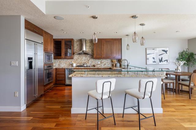 1199 Pacific Highway, San Diego CA: https://media.crmls.org/mediaz/acbdb2c9-86b1-4bd0-a758-a7d3d6306dba.jpg