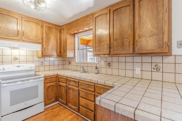 624 Filbert Street, Half Moon Bay CA: https://media.crmls.org/mediaz/acbdf5f6-4235-4054-a5a9-f2bc1f77bc79.jpg