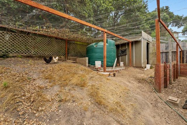 37 Vista Drive, Salinas CA: https://media.crmls.org/mediaz/acbe3bb9-c006-4bed-9458-8dcf0cf805d8.jpg