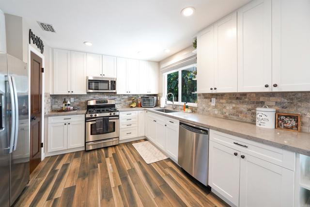 Detail Gallery Image 12 of 35 For 24363 Del Amo Rd, Ramona,  CA 92065 - 3 Beds | 2 Baths