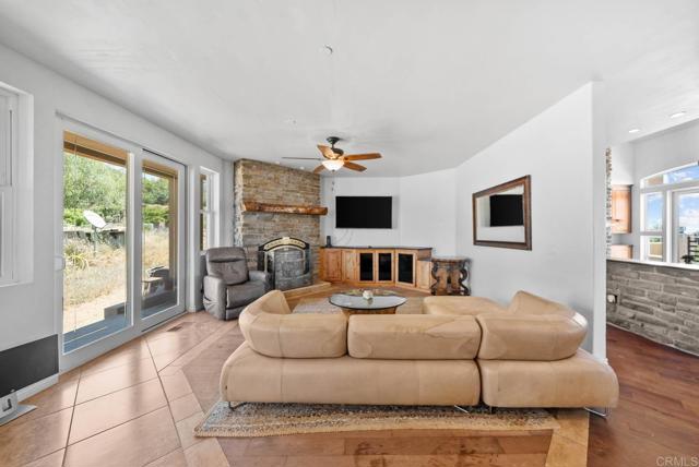 Detail Gallery Image 13 of 49 For 20202 Deerhorn Valley Rd, Jamul,  CA 91935 - 4 Beds | 4 Baths