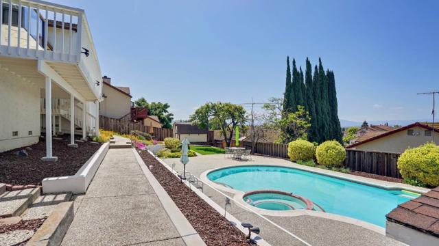 3427 San Saba Drive, San Jose CA: https://media.crmls.org/mediaz/acbeef3c-a869-4fea-afaa-c8ca94b46dfc.jpg
