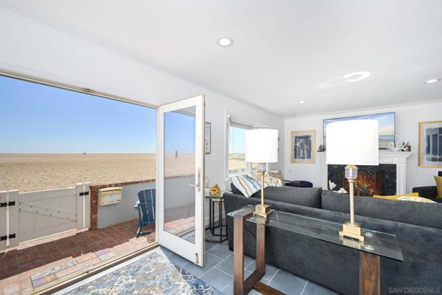206 E E Oceanfront, Newport Beach CA: https://media.crmls.org/mediaz/acbf97b4-ff98-46f6-9e9b-f62b7cdc6658.jpg