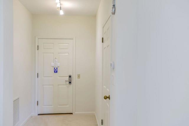 1 Baldwin Avenue, San Mateo CA: https://media.crmls.org/mediaz/acbfafcd-edbf-4252-857c-363b3d2c8f1e.jpg