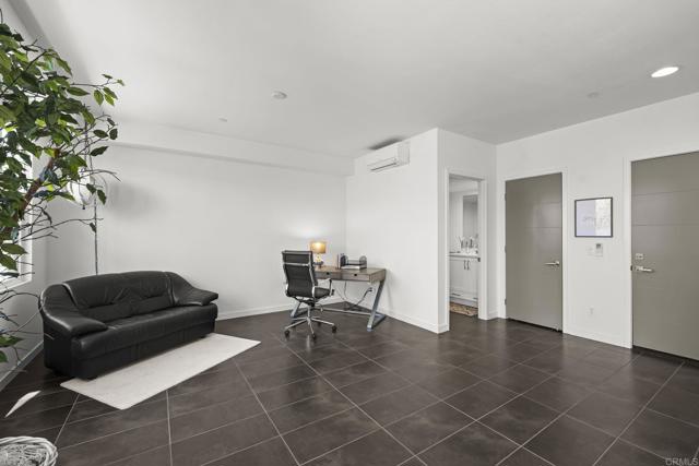 Detail Gallery Image 7 of 57 For 2563 State St, Carlsbad,  CA 92008 - 2 Beds | 2/2 Baths