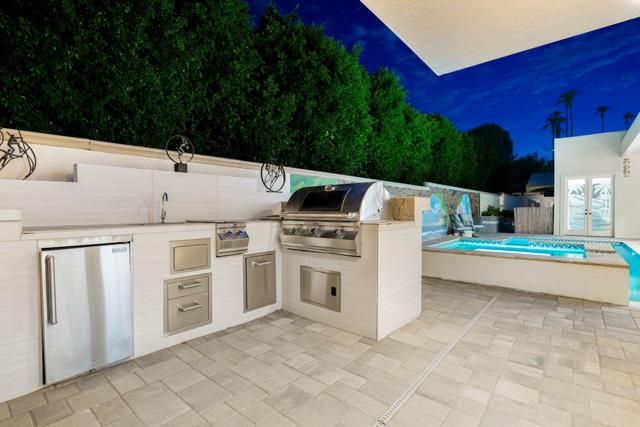 74775 Del Coronado Drive, Palm Desert CA: https://media.crmls.org/mediaz/acc03f2c-55ab-4948-a25a-a3daca140586.jpg