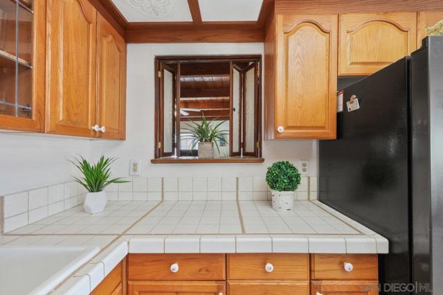 1173 Oasis Ave, Chula Vista CA: https://media.crmls.org/mediaz/acc0b22b-ff24-4607-9baa-55fe4efdbc67.jpg