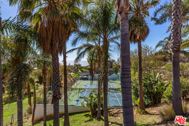 29800 Cuthbert Road, Malibu CA: https://media.crmls.org/mediaz/acc0e0d7-148f-4009-9e9d-d783b7c78cec.jpg