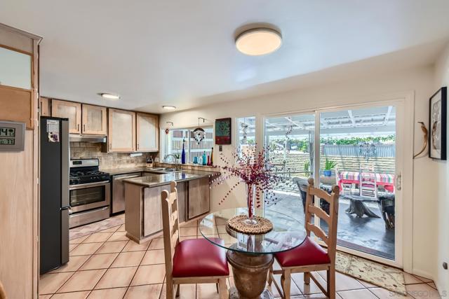 9373 GOYETTE PLACE, Santee CA: https://media.crmls.org/mediaz/acc1ba1d-3f1b-41a4-849f-1d8f0c0f4d4b.jpg