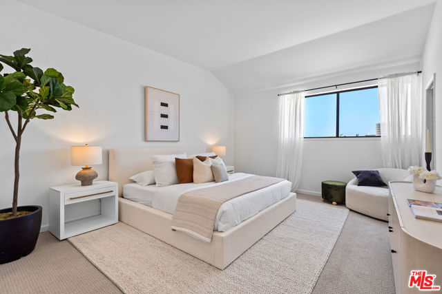 3516 Via Dolce, Marina del Rey CA: https://media.crmls.org/mediaz/acc25599-e476-4445-8c3e-c9423e9e3ea3.jpg