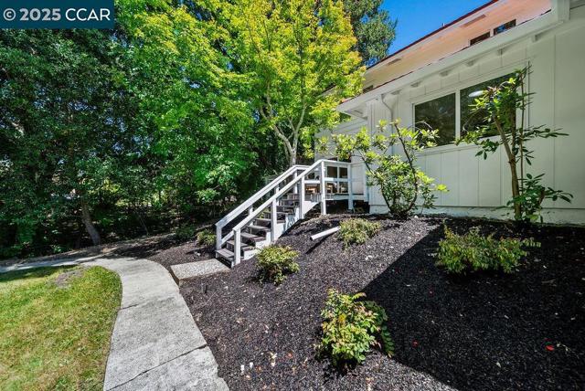 53 Brookside Rd., Orinda CA: https://media.crmls.org/mediaz/acc35aac-b1ec-4130-993b-cbe69060fb2a.jpg
