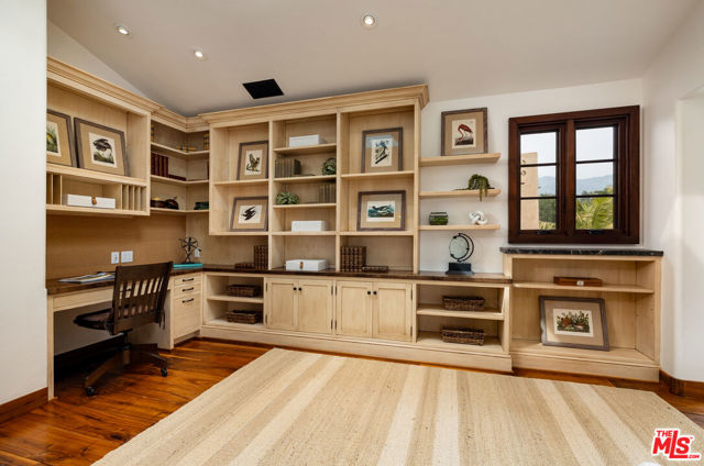 Image 17 of 29 For 930 San Antonio Creek Road