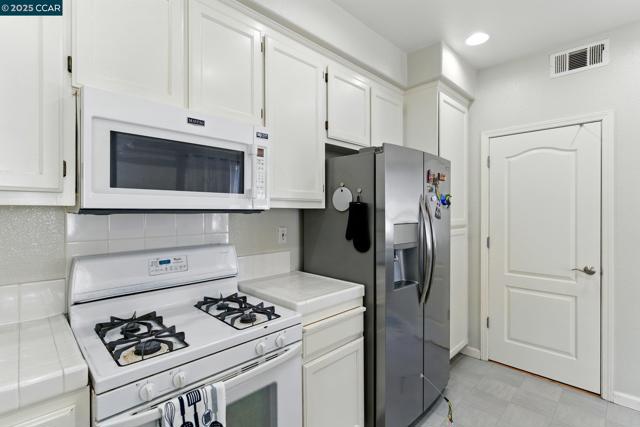 1620 Tucker Street, Oakland CA: https://media.crmls.org/mediaz/acc4c28f-0ae1-494b-a9bd-fa71ab6e1a36.jpg