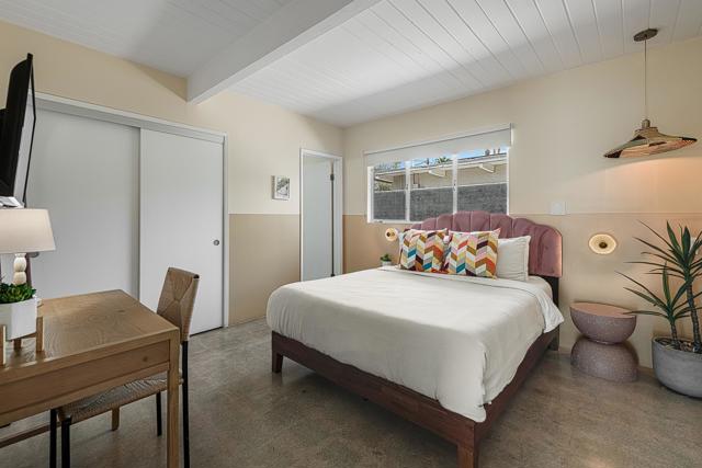 633 S Canon Drive, Palm Springs CA: https://media.crmls.org/mediaz/acc537d2-992a-4110-aede-675d42866c14.jpg