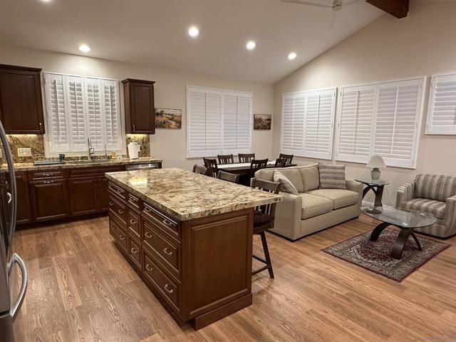 9007 Montrose Way, San Diego CA: https://media.crmls.org/mediaz/acc59699-6e38-4d56-9b29-e1cc9448c473.jpg