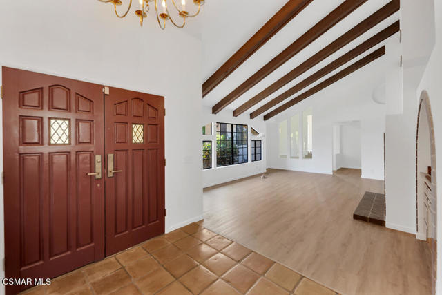 751 Wildwood Avenue, Thousand Oaks CA: https://media.crmls.org/mediaz/acc5e5d0-1530-41e4-9542-a307ad44ef17.jpg