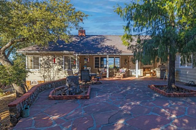 3306 Oak Grove, Julian CA: https://media.crmls.org/mediaz/acc63e04-7076-4961-9d88-e621cfd14205.jpg