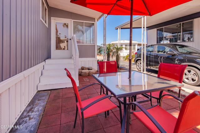 4388 Central Avenue, Camarillo CA: https://media.crmls.org/mediaz/acc6b0a3-dfa5-483a-8510-b38a214a88d7.jpg
