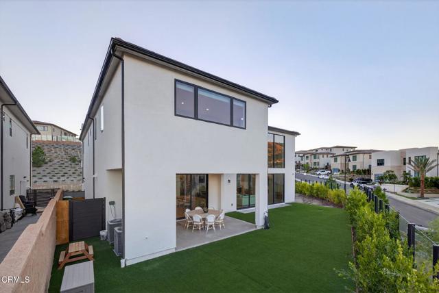 Detail Gallery Image 64 of 77 For 11862 N Hillsborough Ln, Porter Ranch,  CA 91326 - 5 Beds | 5/1 Baths