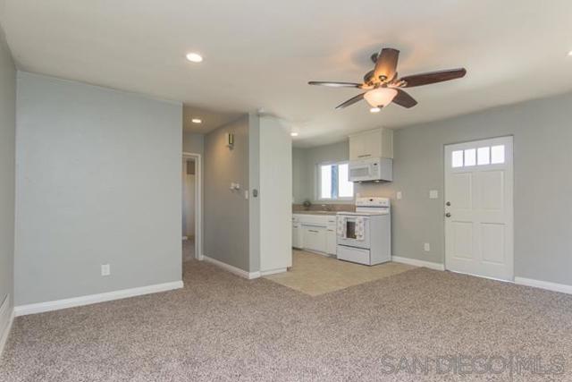 8060 Lemon Ave, La Mesa CA: https://media.crmls.org/mediaz/acc7bbfa-6582-44cf-909e-beba0322fd98.jpg