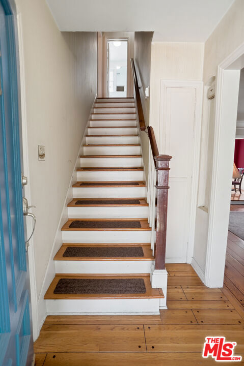 1816 Rosita Drive, Glendale CA: https://media.crmls.org/mediaz/acc824cf-26ee-4787-b199-6720392dfb66.jpg