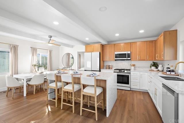 Detail Gallery Image 4 of 75 For 4404 Voltaire St, San Diego,  CA 92107 - 4 Beds | 3 Baths