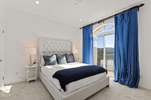 13045 Ripple Creek Lane, Camarillo CA: https://media.crmls.org/mediaz/acc8692f-2863-4b4f-b889-333e702c79c0.jpg