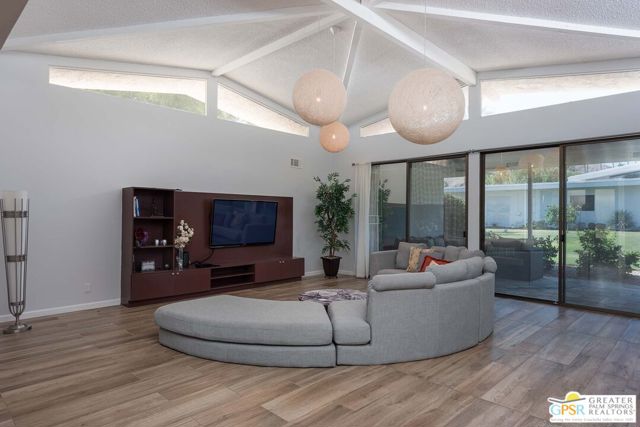 1595 E Canyon Estates Drive, Palm Springs CA: https://media.crmls.org/mediaz/acc89e9d-edd5-4ac4-9d04-c8a509fc08b7.jpg