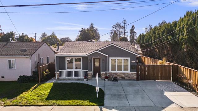 830 Birch Avenue, Sunnyvale CA: https://media.crmls.org/mediaz/acc8f755-9045-4714-9202-713a331fa6c8.jpg