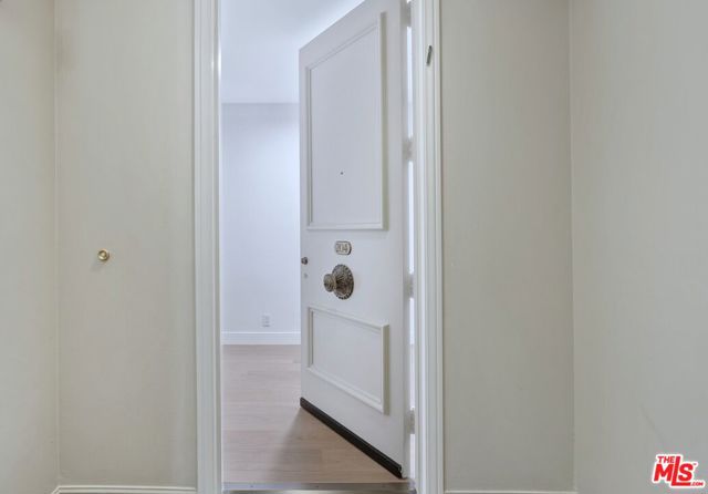 10118 Empyrean Way, Los Angeles CA: https://media.crmls.org/mediaz/acc9af86-7ab0-4962-a42c-1c1249fe4580.jpg