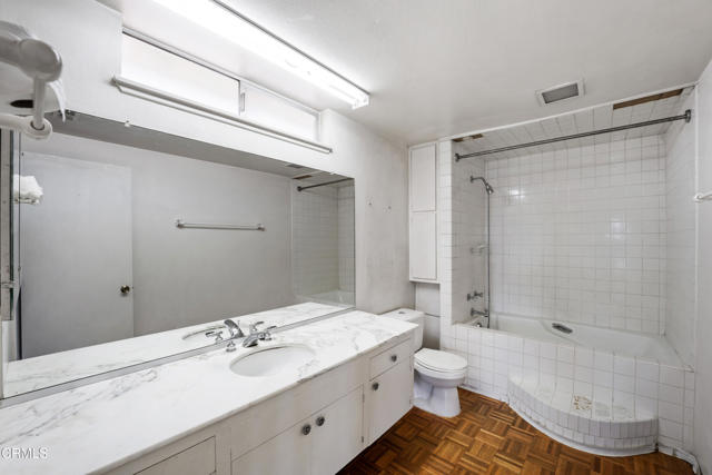 2851 Seahorse Avenue, Ventura CA: https://media.crmls.org/mediaz/accaa9e8-4ece-4ece-90c0-9397f77f81f2.jpg