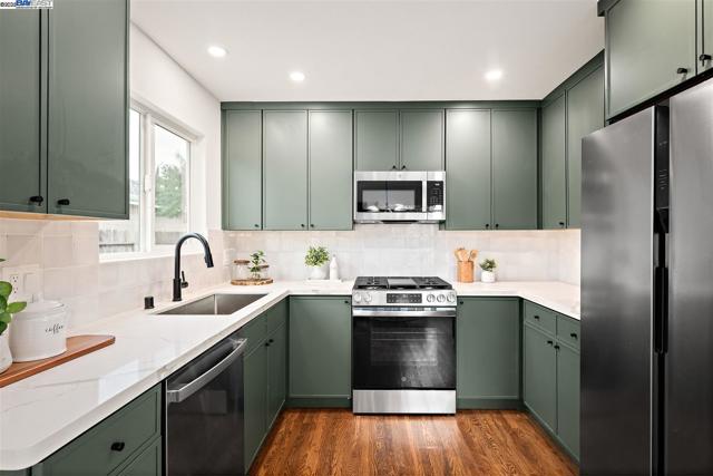36702 Olive St, Newark CA: https://media.crmls.org/mediaz/accb446b-6dc3-46e0-91b0-fdc9ce25c887.jpg