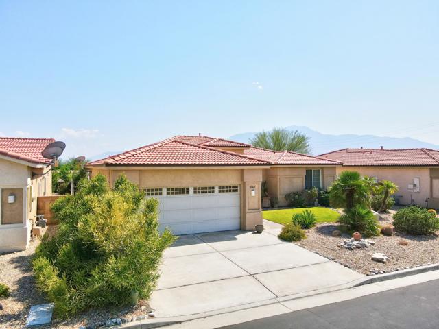 65057 Cliff S Circle, Desert Hot Springs CA: https://media.crmls.org/mediaz/accbb126-967a-4359-84bc-a62d6bb4d857.jpg