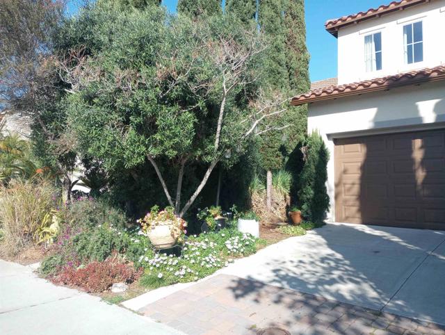 Detail Gallery Image 2 of 58 For 5544 Mill Creek Rd, San Diego,  CA 92130 - 4 Beds | 3 Baths