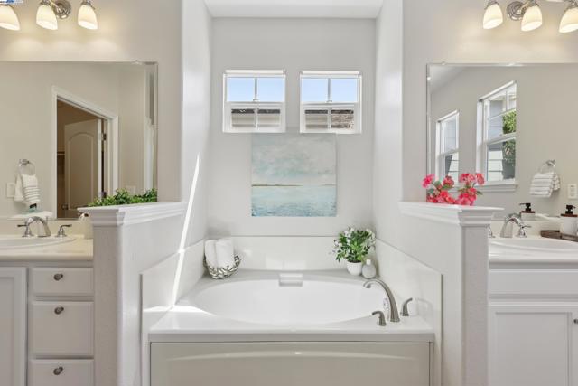 49199 Honeysuckle Ter, Fremont CA: https://media.crmls.org/mediaz/accc0acb-c732-487d-ad0c-99a9e093b11f.jpg