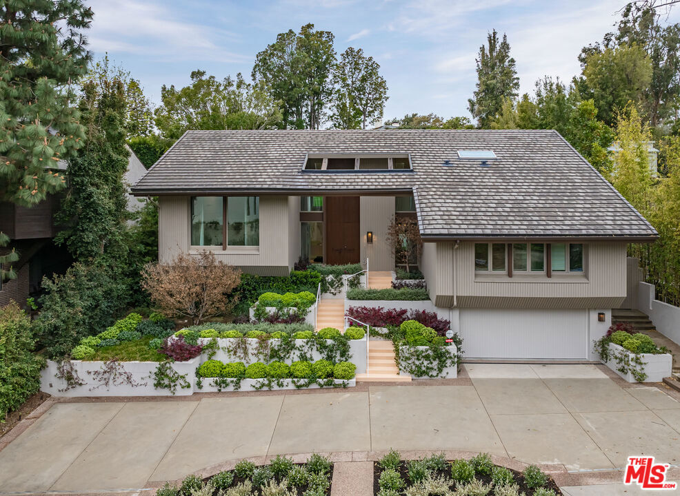 1059 Angelo Drive