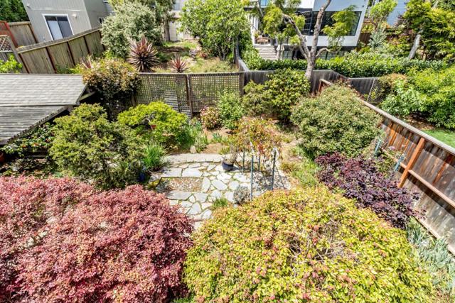 30 Brompton Avenue, San Francisco CA: https://media.crmls.org/mediaz/accc619c-69fc-4a24-8fdf-b51ba931de94.jpg