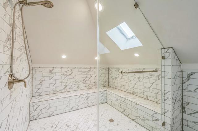 696 29th Street, Oakland CA: https://media.crmls.org/mediaz/acce95a9-1440-4125-be63-c28269d3c978.jpg