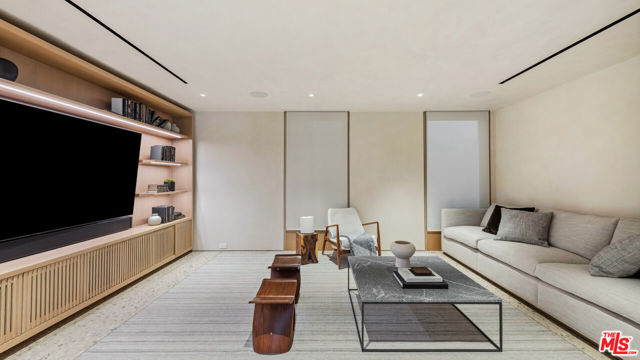 31388 Broad Beach Road, Malibu CA: https://media.crmls.org/mediaz/accea176-645d-44a6-a075-83e03b787b0f.jpg