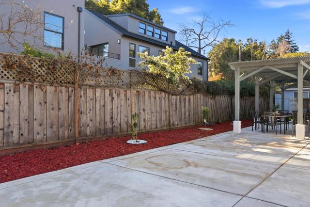 432 8th Avenue, Menlo Park CA: https://media.crmls.org/mediaz/acceaaff-75b0-4d4c-ba75-aaf56a9f84be.jpg
