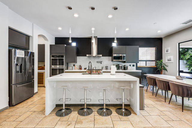 81107 Carefree Drive, Indio CA: https://media.crmls.org/mediaz/accfb8ca-a533-4918-a5f4-a8322afffe4e.jpg
