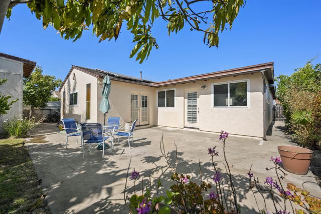 856 Orchid Way, San Diego CA: https://media.crmls.org/mediaz/acd06a03-ce7d-4d39-a126-caf0c1f71ef5.jpg