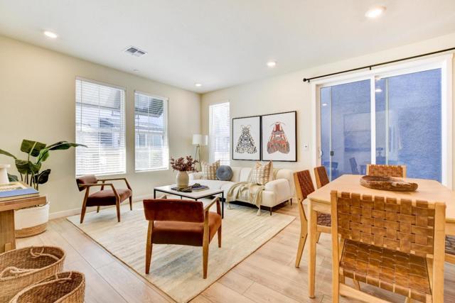 3515 Sparrow Court, West Sacramento CA: https://media.crmls.org/mediaz/acd11ee2-6e8f-42e2-92b7-617c5d37350b.jpg