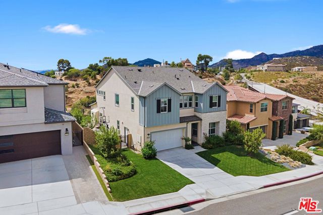 21316 Poema Place, Chatsworth CA: https://media.crmls.org/mediaz/acd19485-61f4-45a4-be09-f2a3eab9209b.jpg