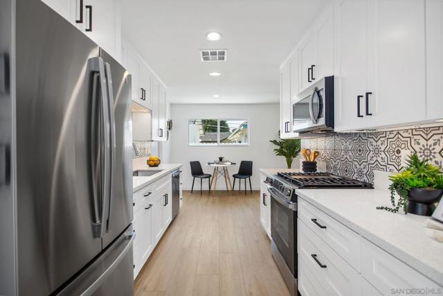1134 Dearborn Dr, San Diego CA: https://media.crmls.org/mediaz/acd1ac9c-d171-4bc4-91c6-18dece9bb36f.jpg