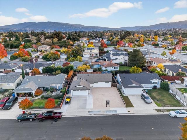 1460 Inskip Drive, Campbell CA: https://media.crmls.org/mediaz/acd1e7b2-1a0f-4a41-bb2b-227d21e08bc2.jpg